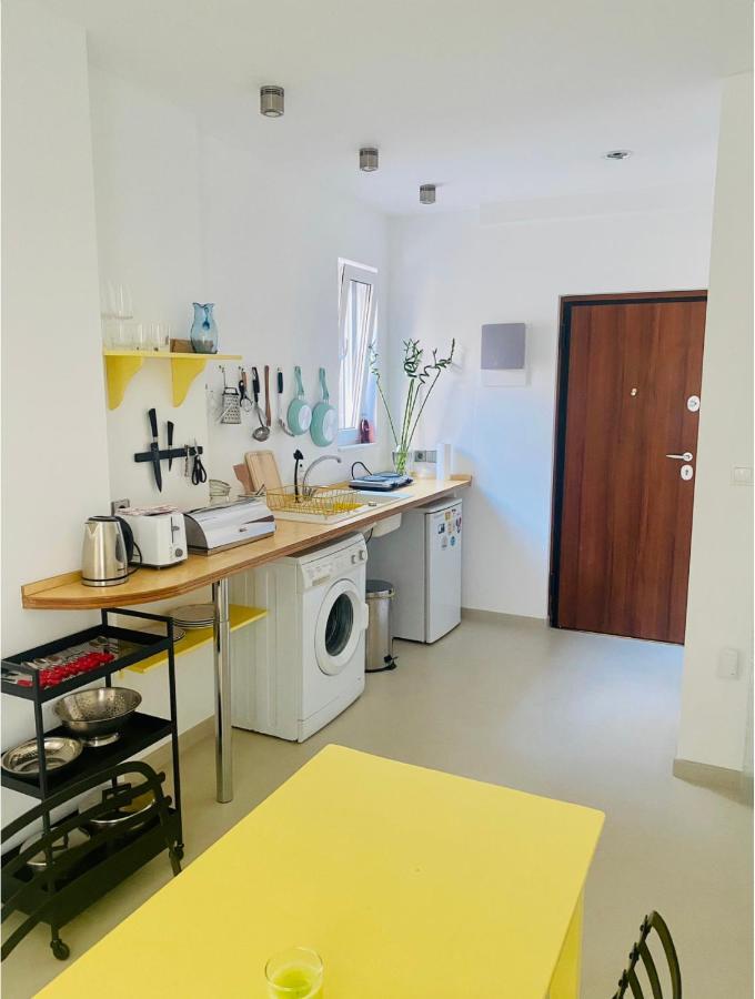 Your Lovely Central Home In Buzzing Exarchia Atena Exterior foto